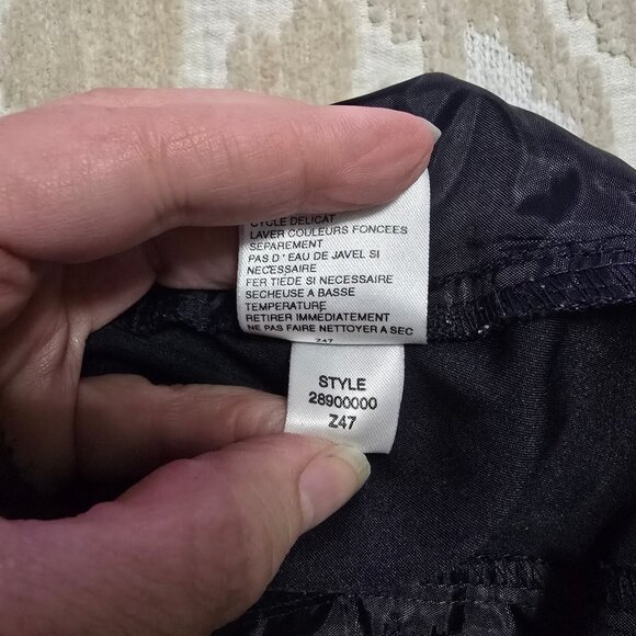 Set of 2 Liz Claiborne Women's Golf Shorts Beige & Navy Flat Front  Size 12 - Picture 8 of 13